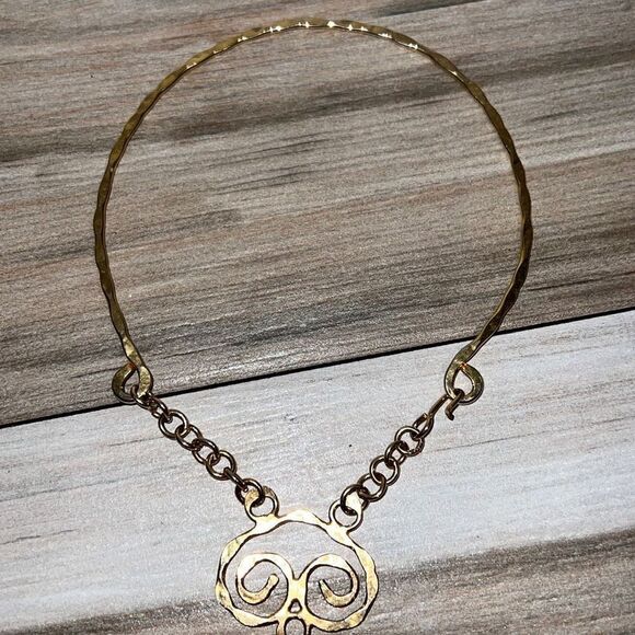 Egyptian Gold Tone Dangling Hammered Statement Necklace Collar Bib - Picture 6 of 11